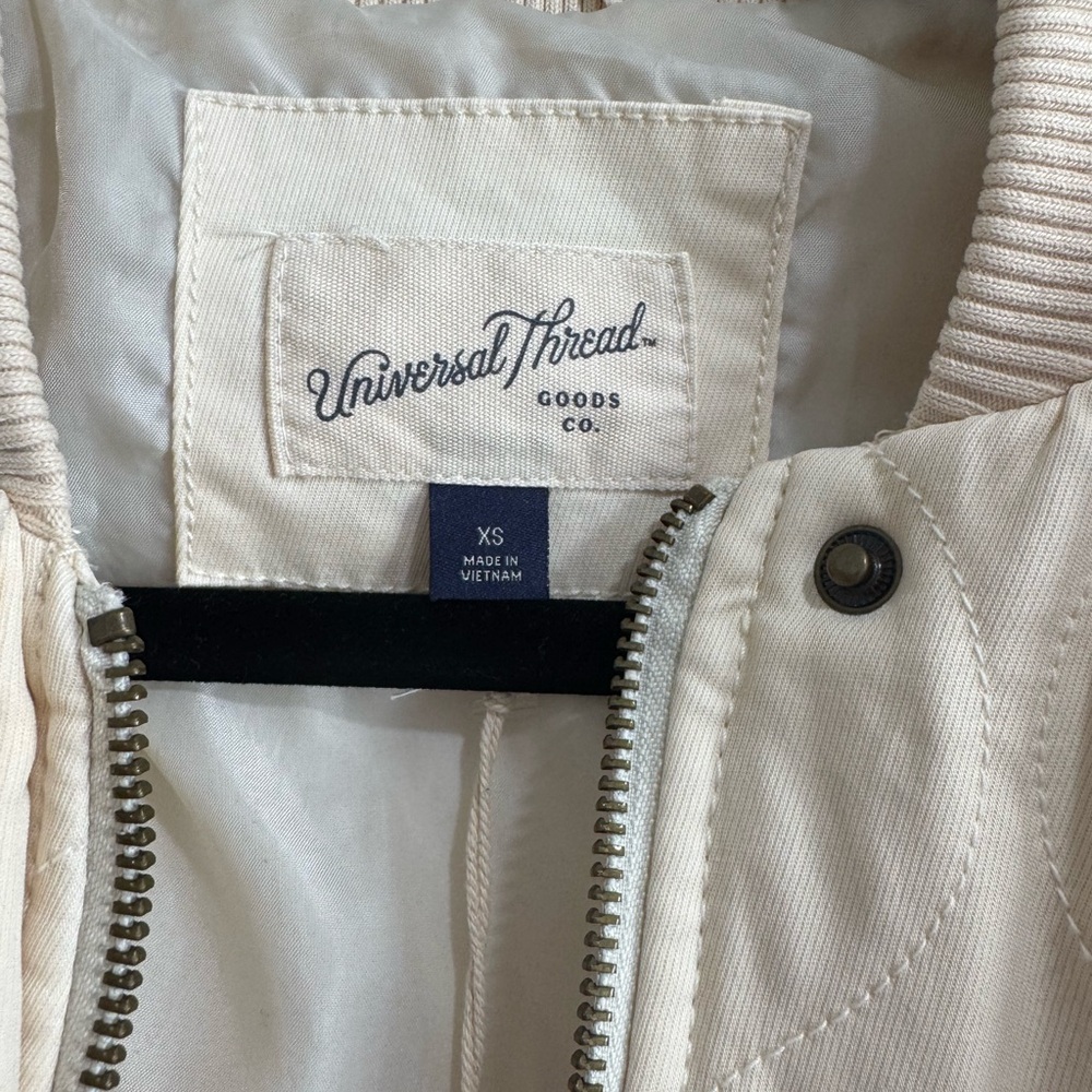 Universal Threads jacket - Picture 6 of 6